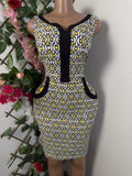 Robe taille moulante sans manches décollectée - Perluna Store
