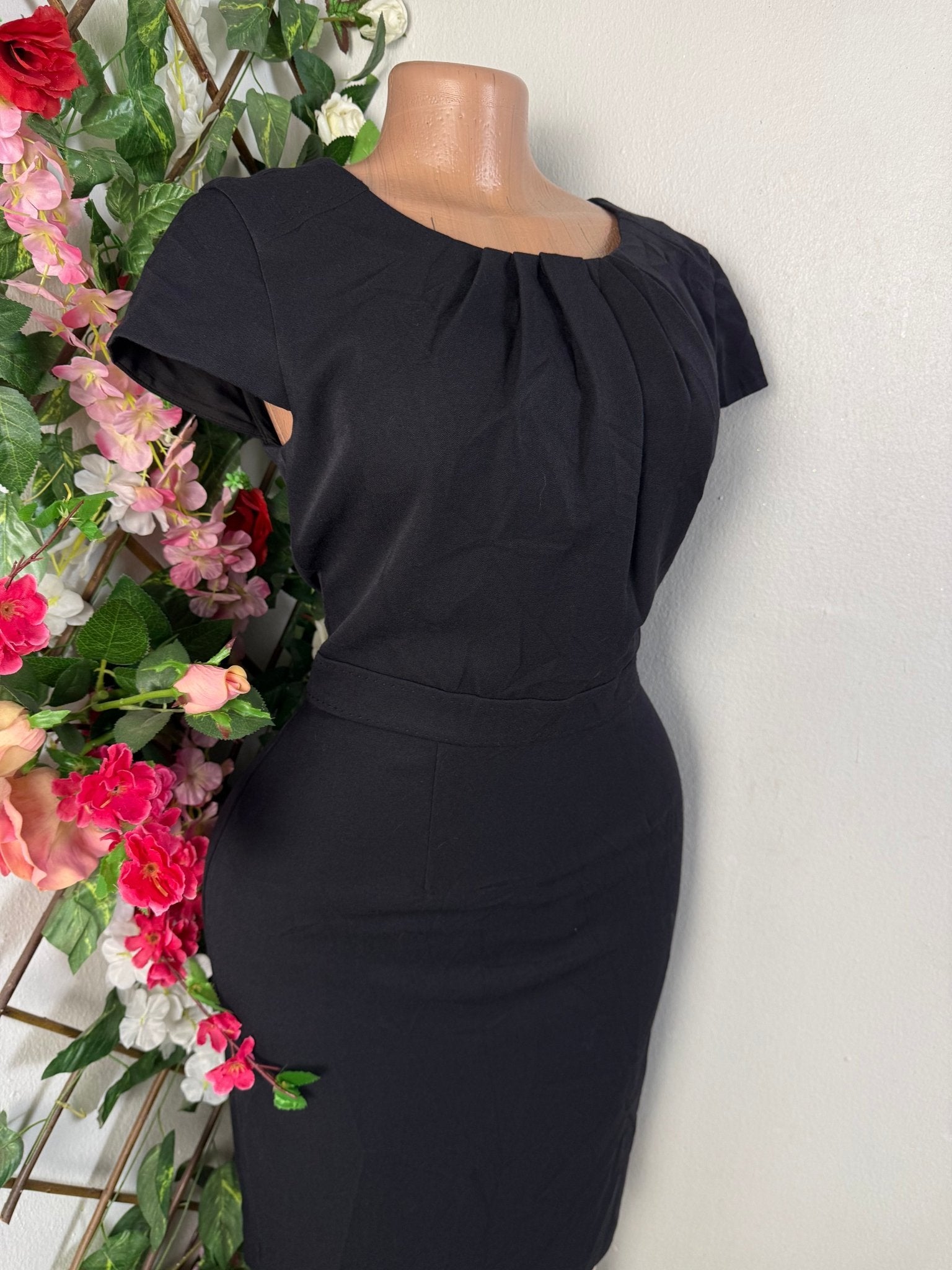 Robe tailleur cintré courte manche - Perluna Store - kinshasa