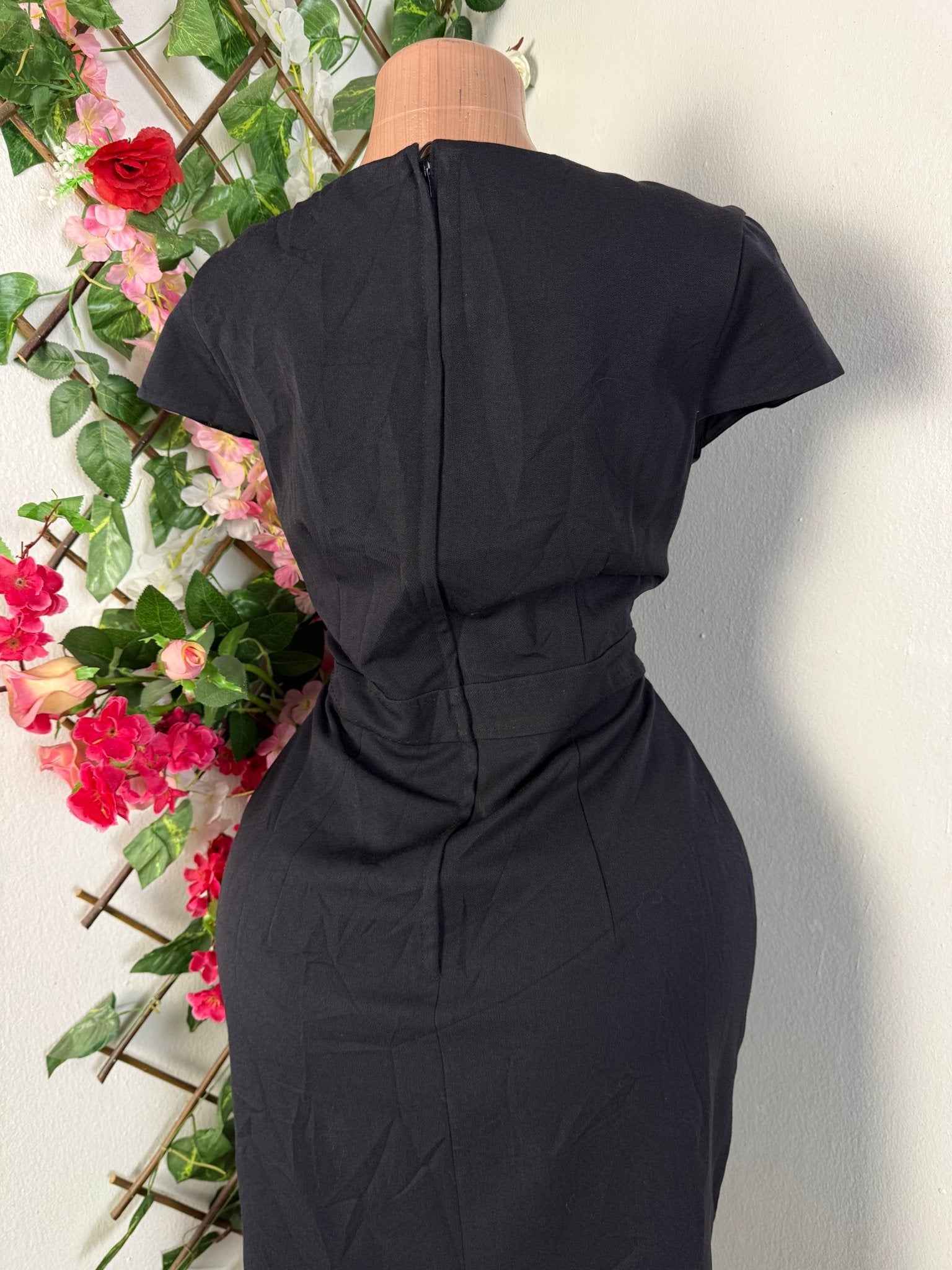 Robe tailleur cintré courte manche - Perluna Store - kinshasa