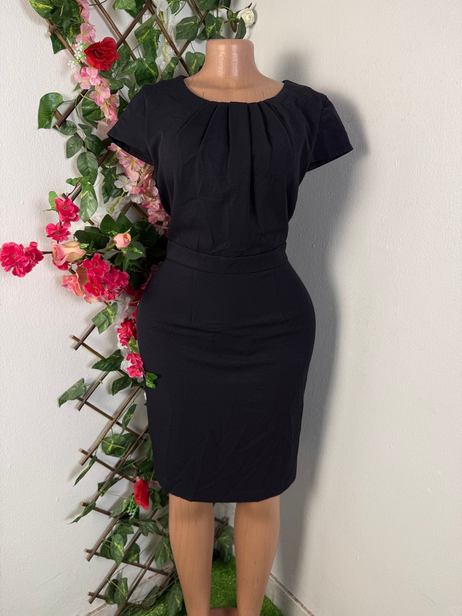 Robe tailleur cintré courte manche - Perluna Store - kinshasa