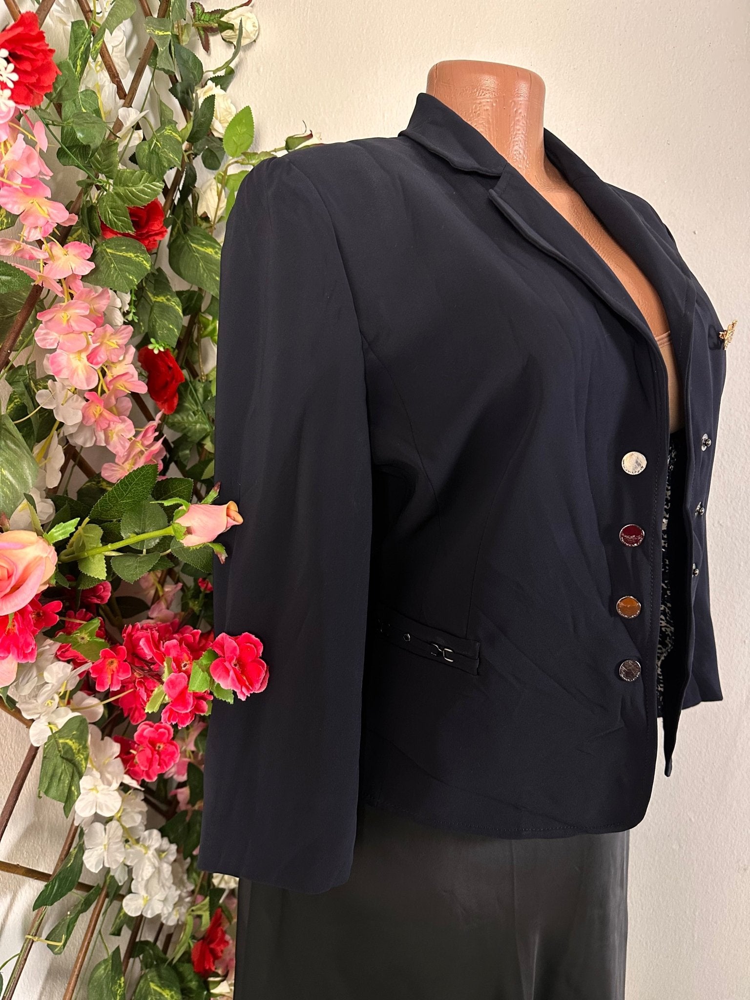 Veste blazer pour femme à boutons style vintage couleur noir - Perluna Store - kinshasa