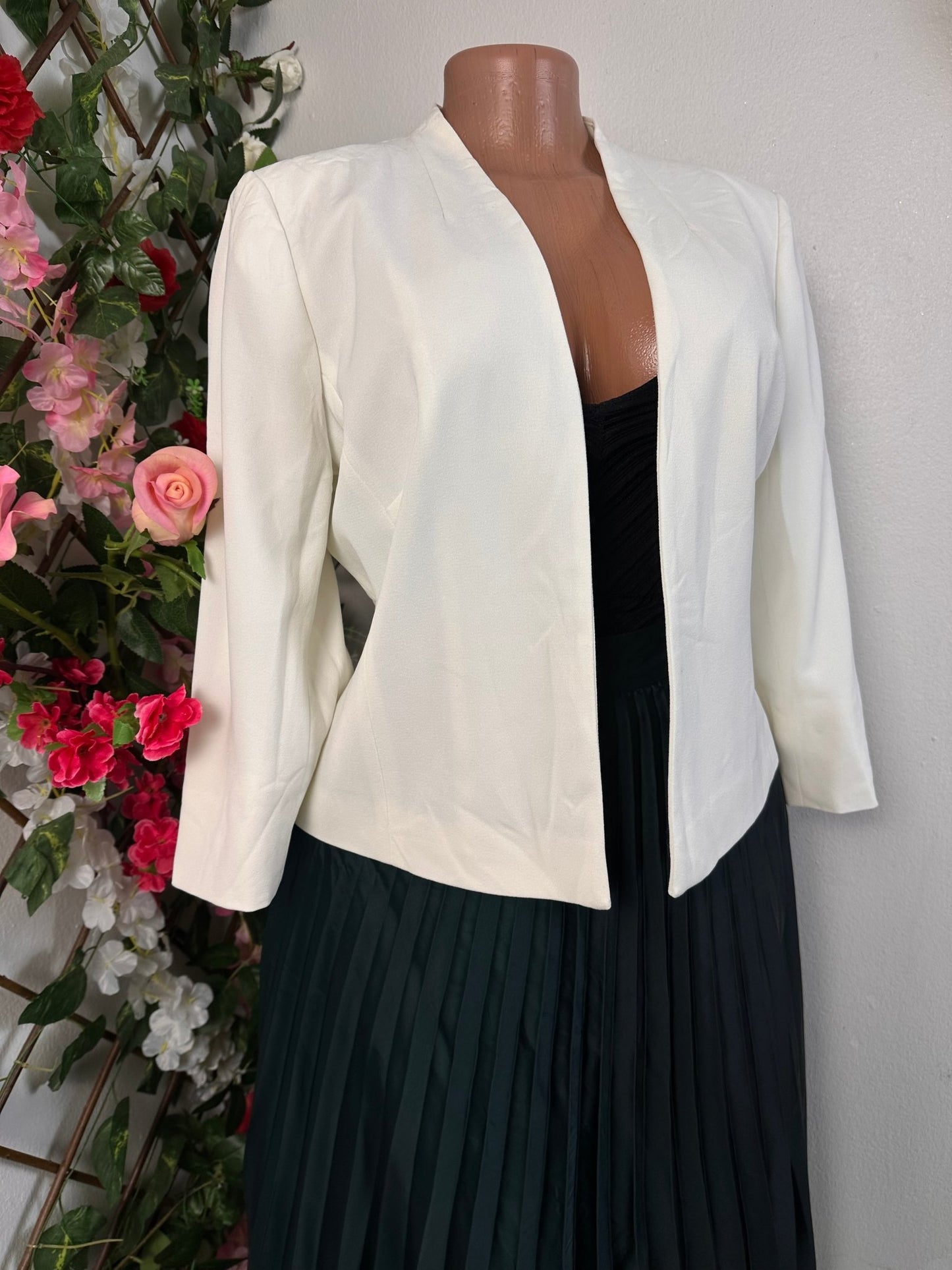 Veste blazer pour femme blanche sans bouton manche longue - Perluna Store - kinshasa