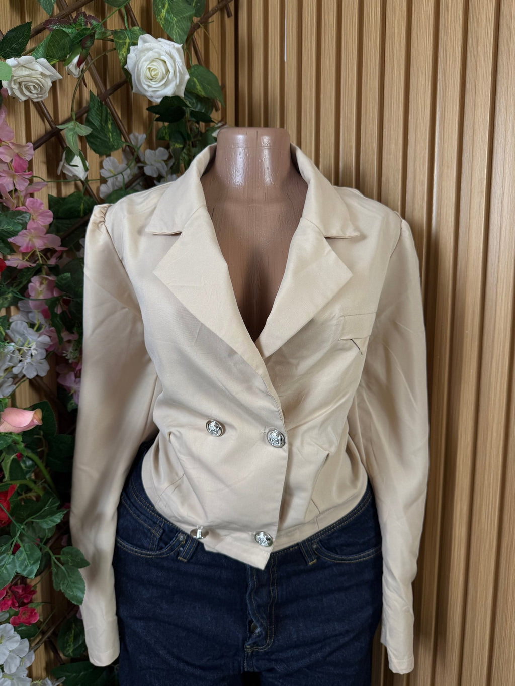 Veste blazer pour femme couleur beige à 4 boutons - Perluna Store