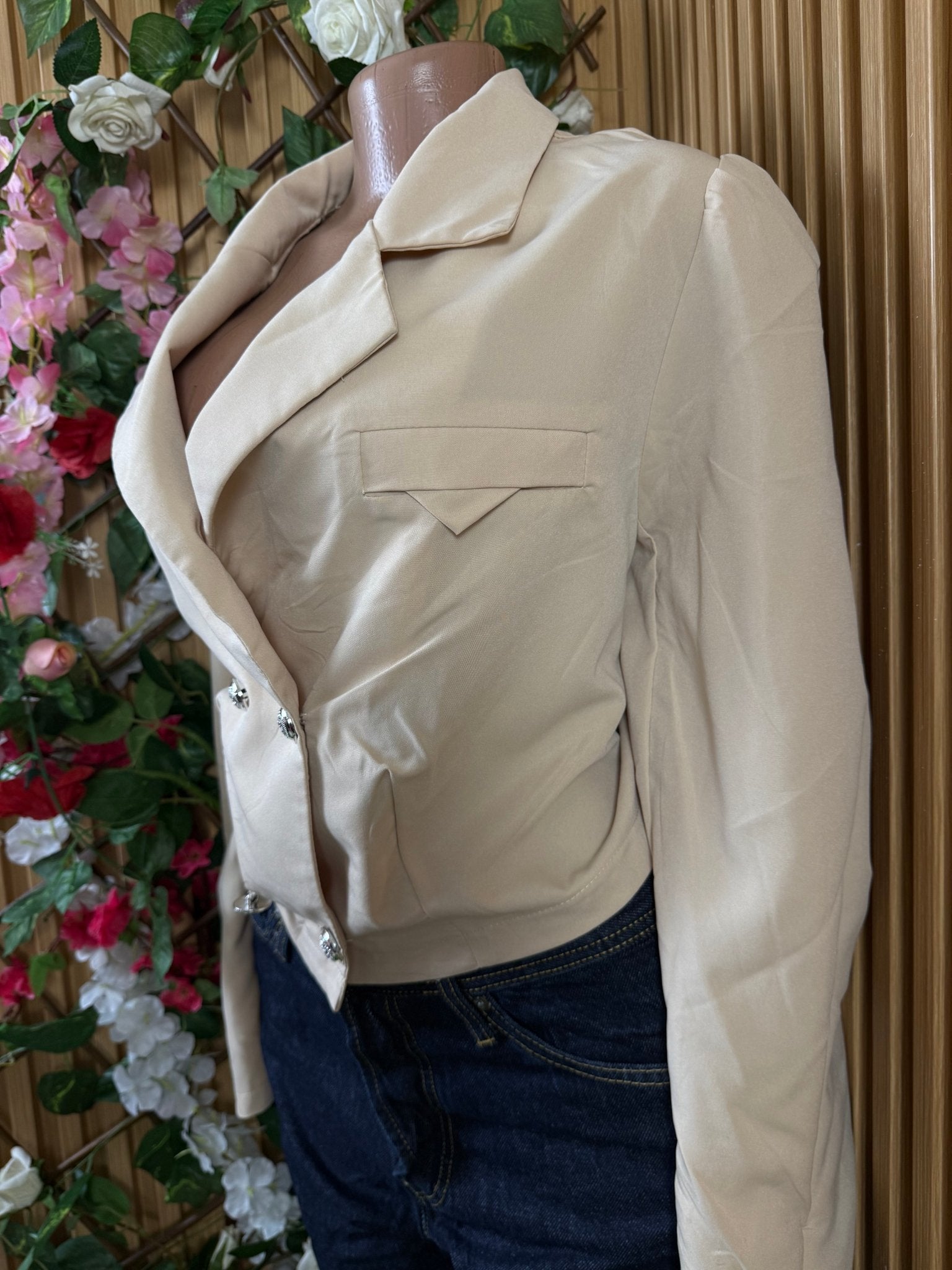 Veste blazer pour femme couleur beige à 4 boutons - Perluna Store