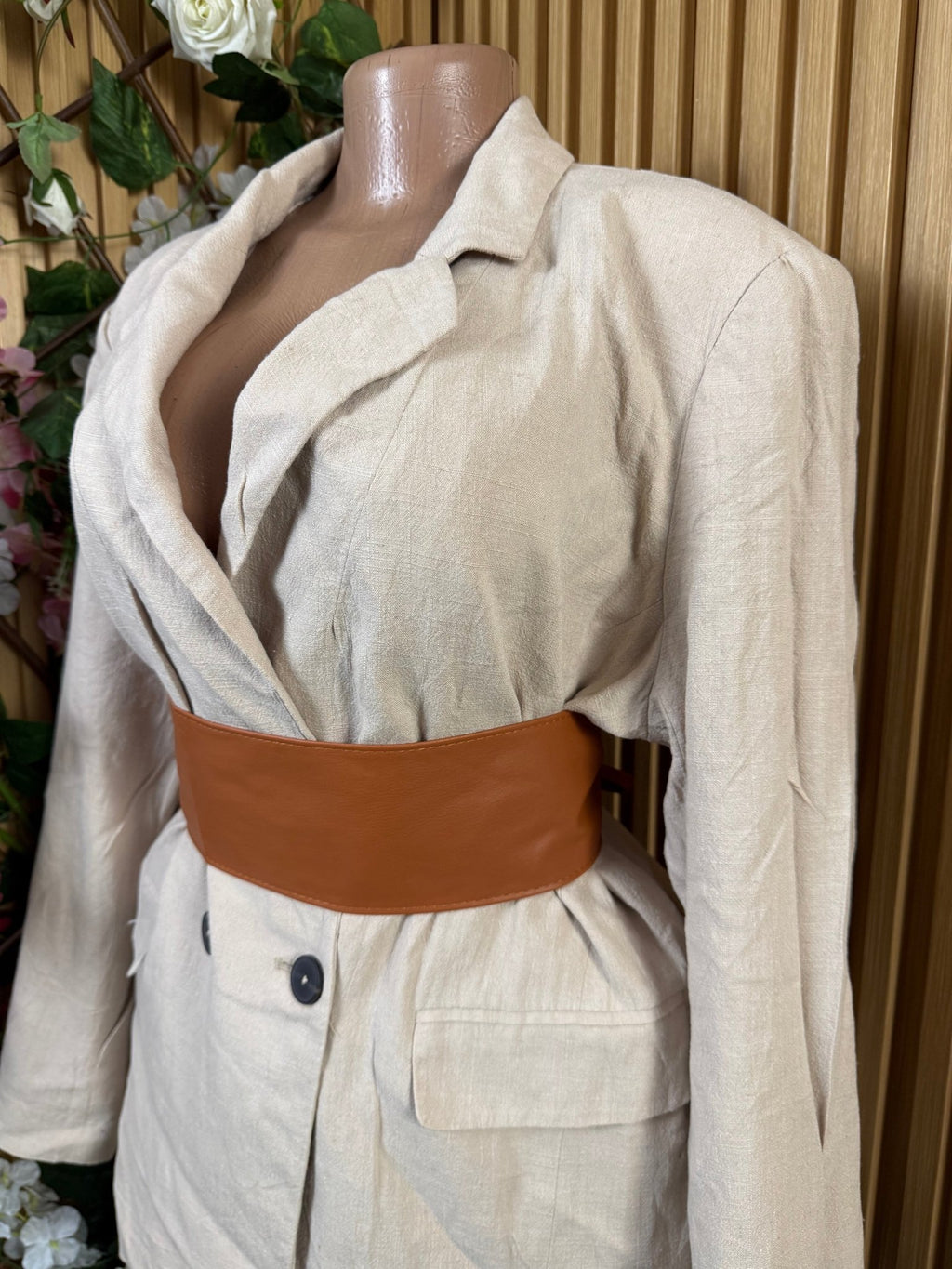Veste blazer pour femme couleur beige à 4 boutons - Perluna Store