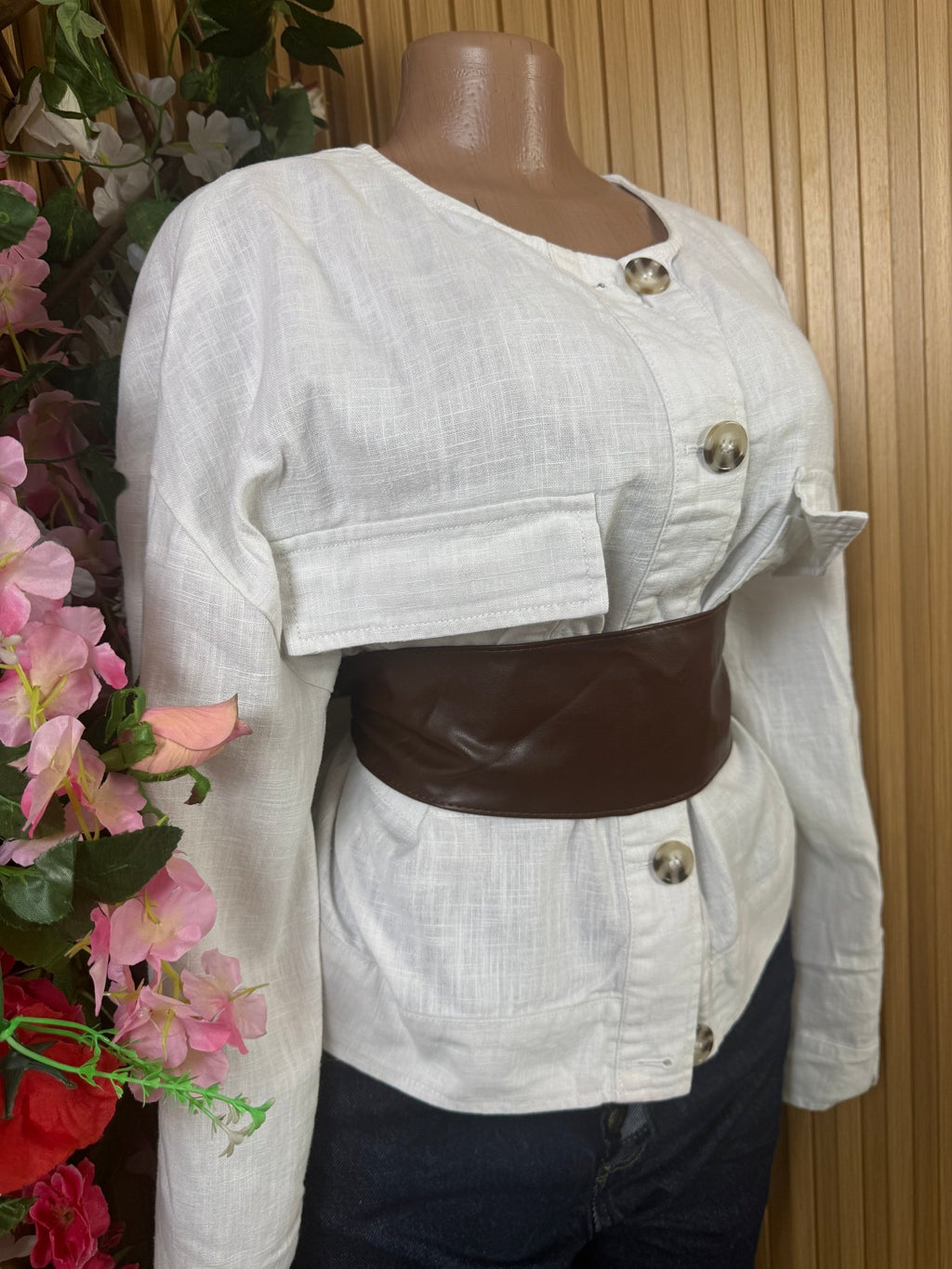 Veste blazer pour femme couleur beige à cinq boutons - Perluna Store